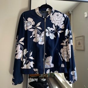 DYNAMITE Floral Bomber Jacket in Navy Blue - Size Small